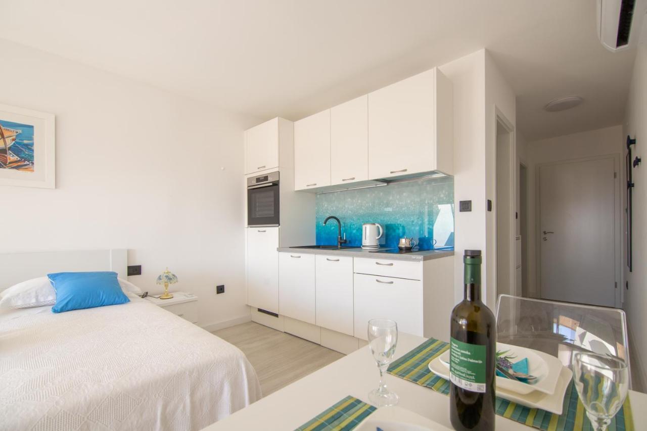 Apartments Nona Draga คอมีชา ภายนอก รูปภาพ