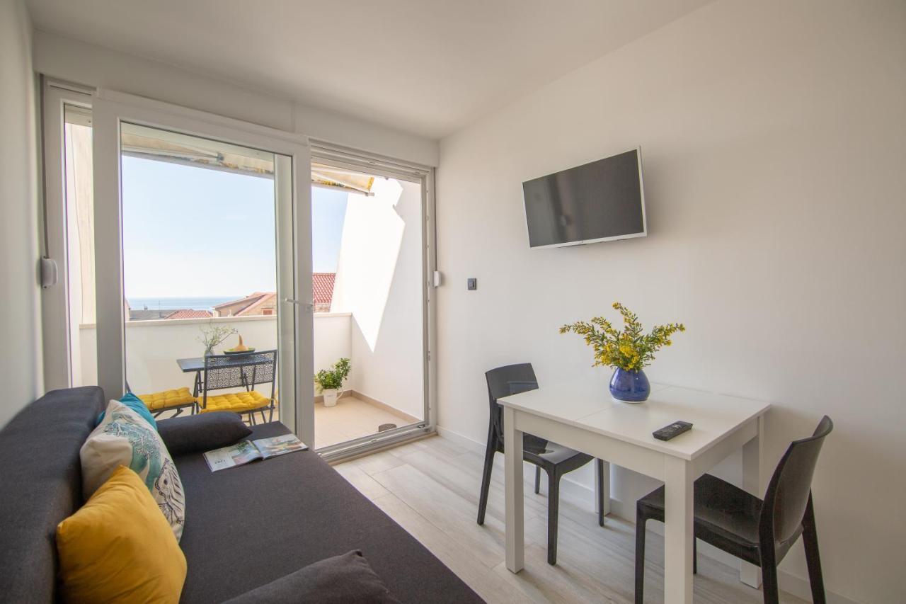 Apartments Nona Draga คอมีชา ภายนอก รูปภาพ