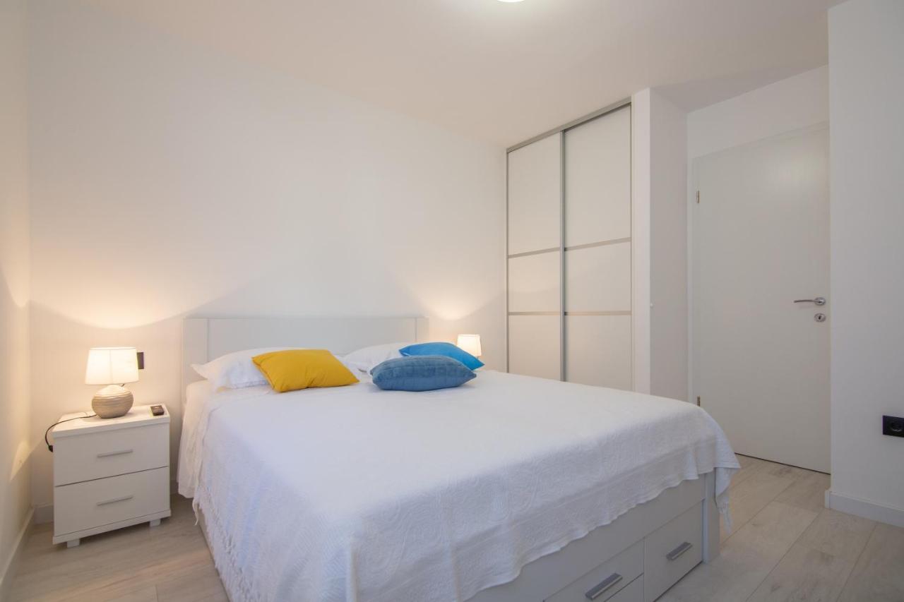 Apartments Nona Draga คอมีชา ภายนอก รูปภาพ