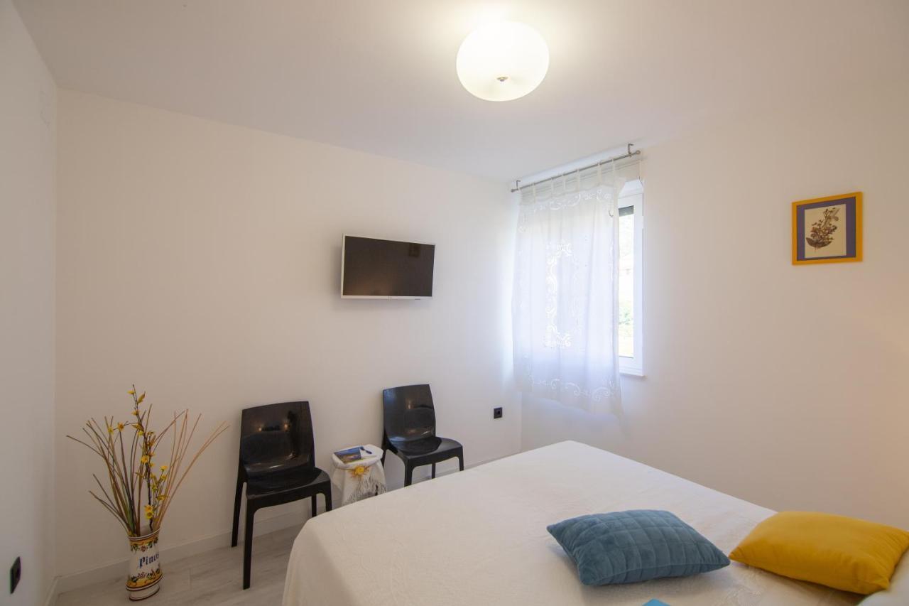 Apartments Nona Draga คอมีชา ภายนอก รูปภาพ